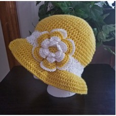 WOMAN&apos;S HANDCROCHETED SUN HAT WITH FLOWERYELLOW & WHITENEW  eb-04737519